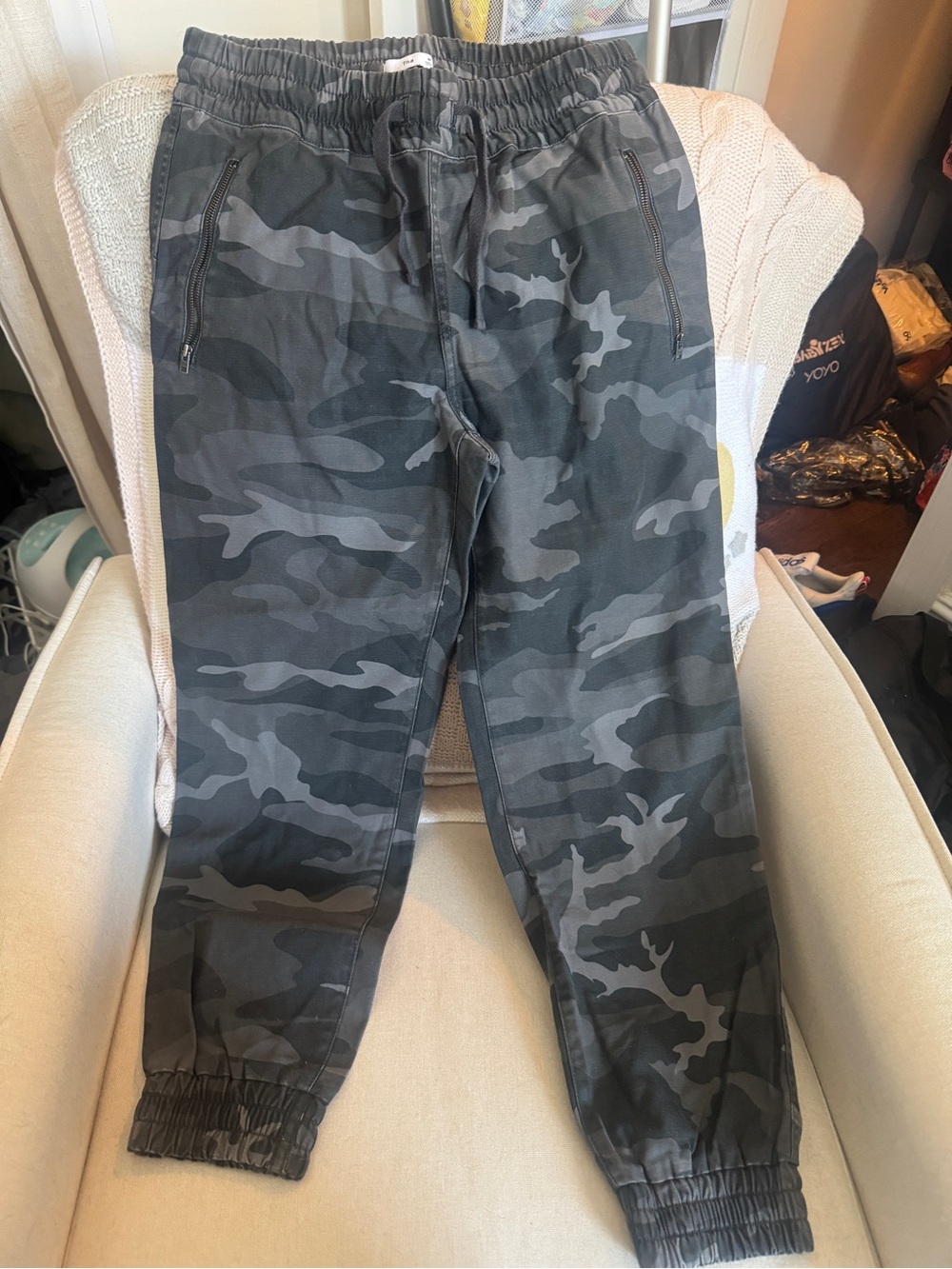 Aritzia Tna Camouflage Jogger Pants Size M